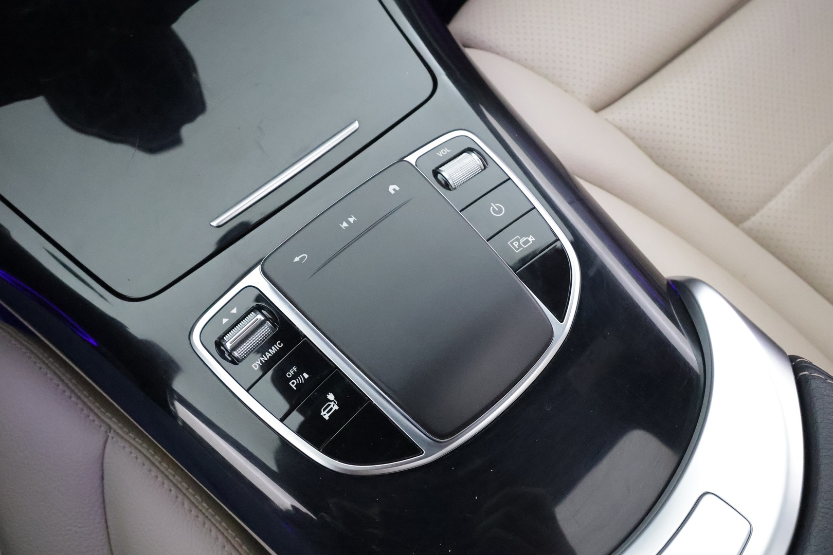 MERCEDES-BENZ EQC 2022