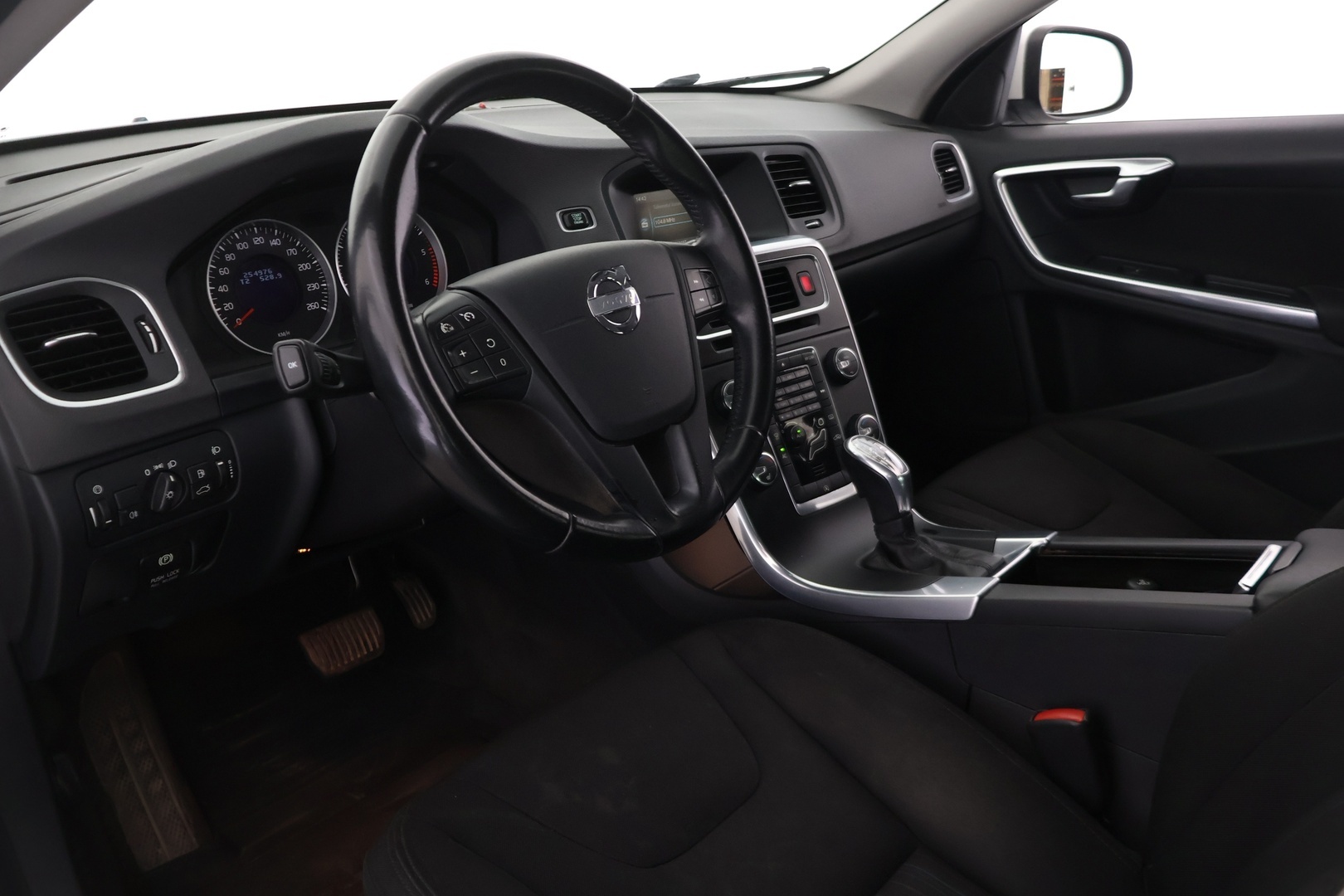 VOLVO V60 2013