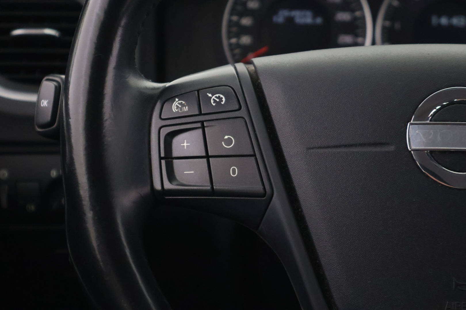 VOLVO V60 2013