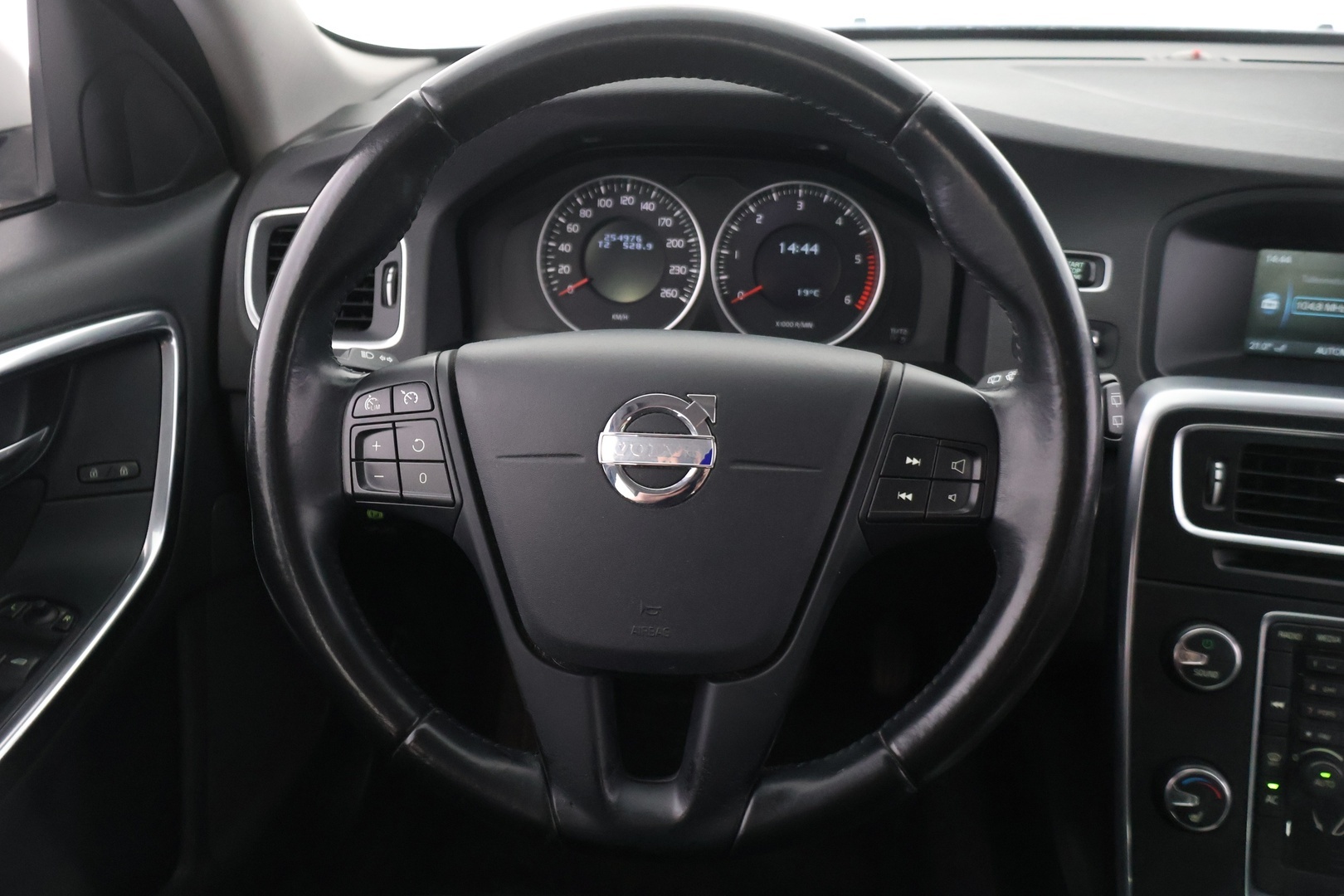 VOLVO V60 2013