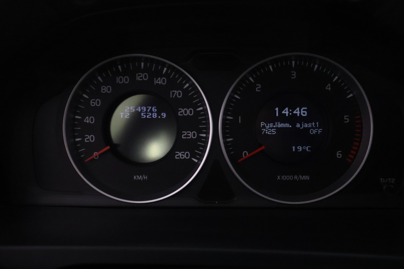 VOLVO V60 2013
