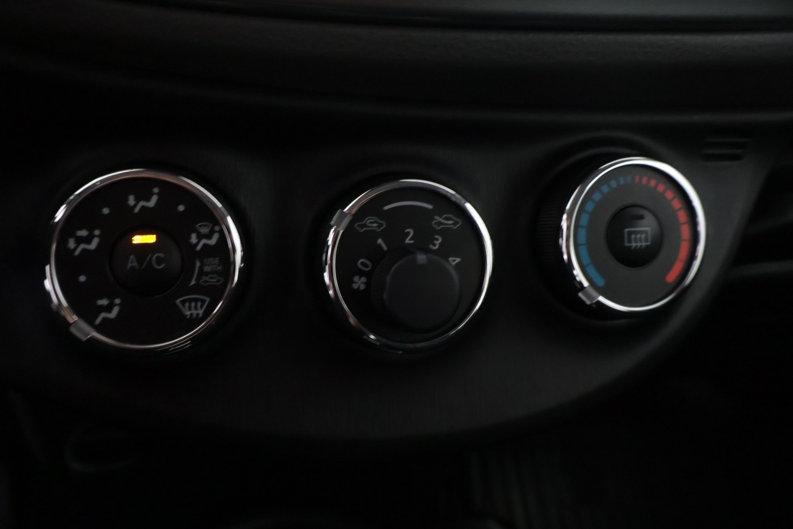 TOYOTA Yaris 2013