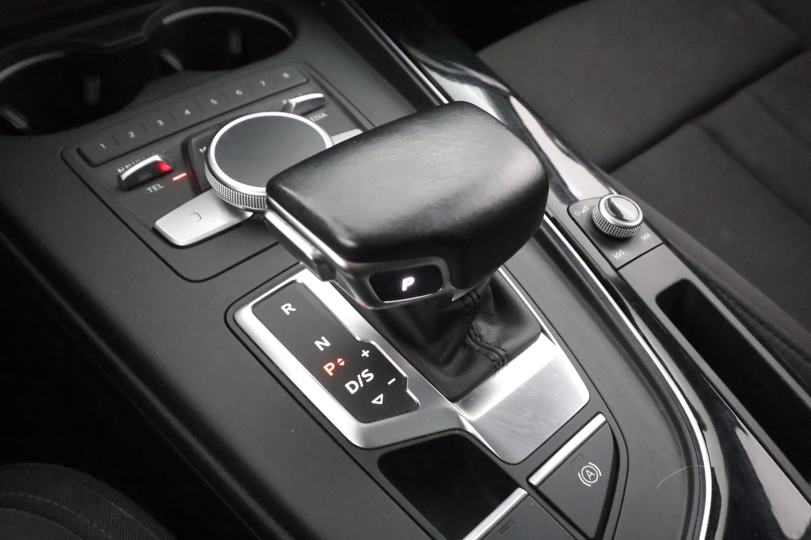 AUDI A4 2017