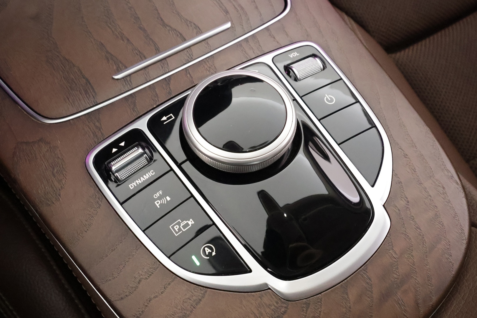 MERCEDES-BENZ E 2018