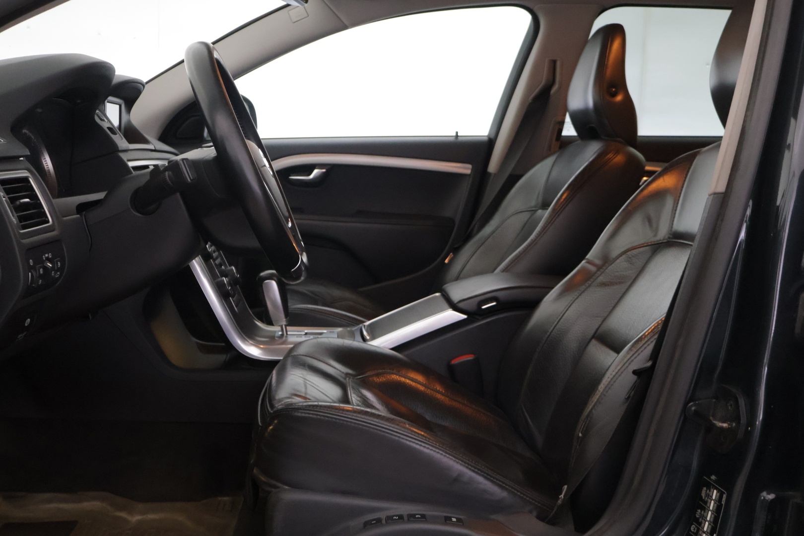 VOLVO V70 2012