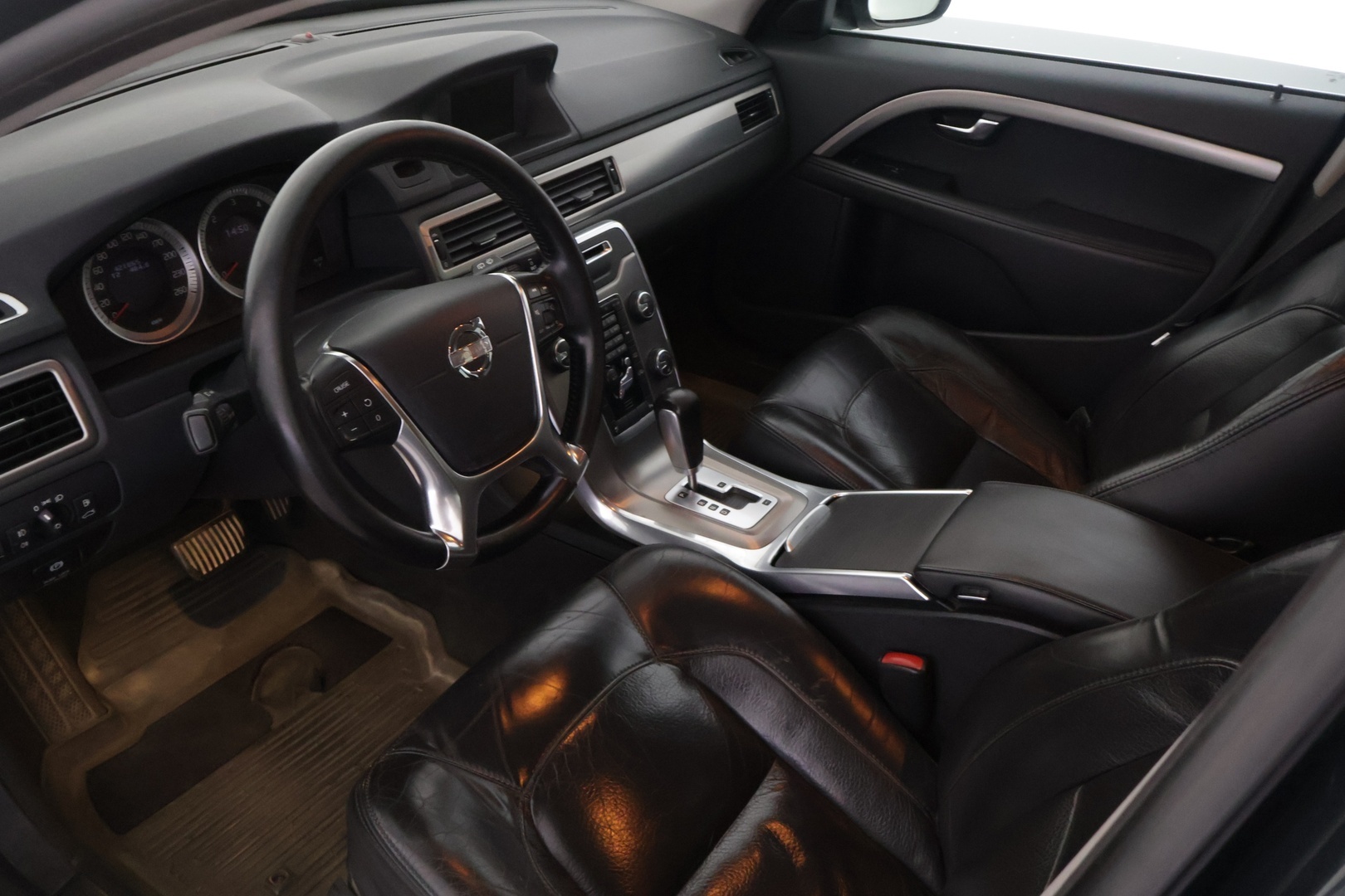 VOLVO V70 2012