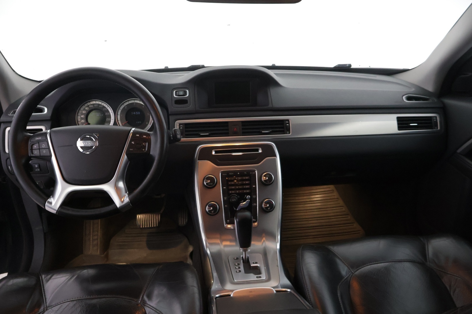 VOLVO V70 2012