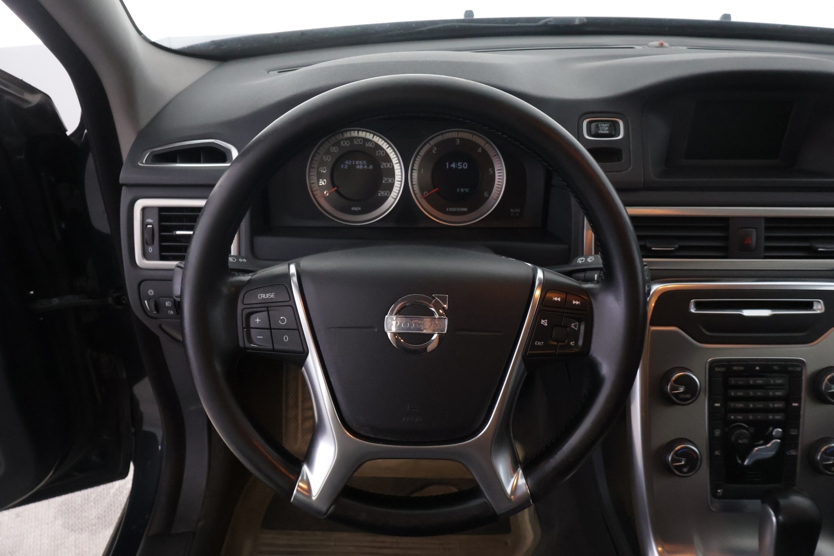 VOLVO V70 2012
