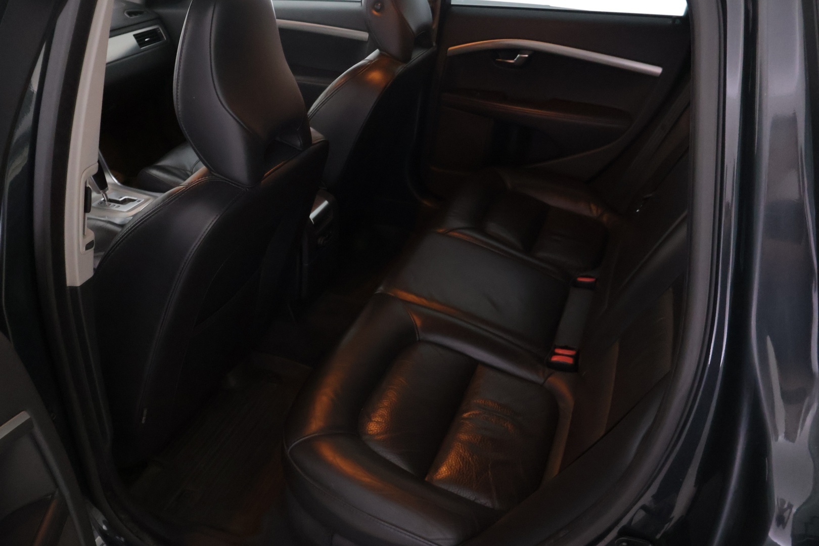 VOLVO V70 2012