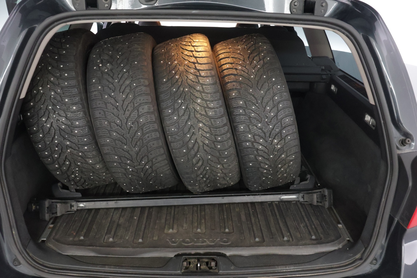 VOLVO V70 2012