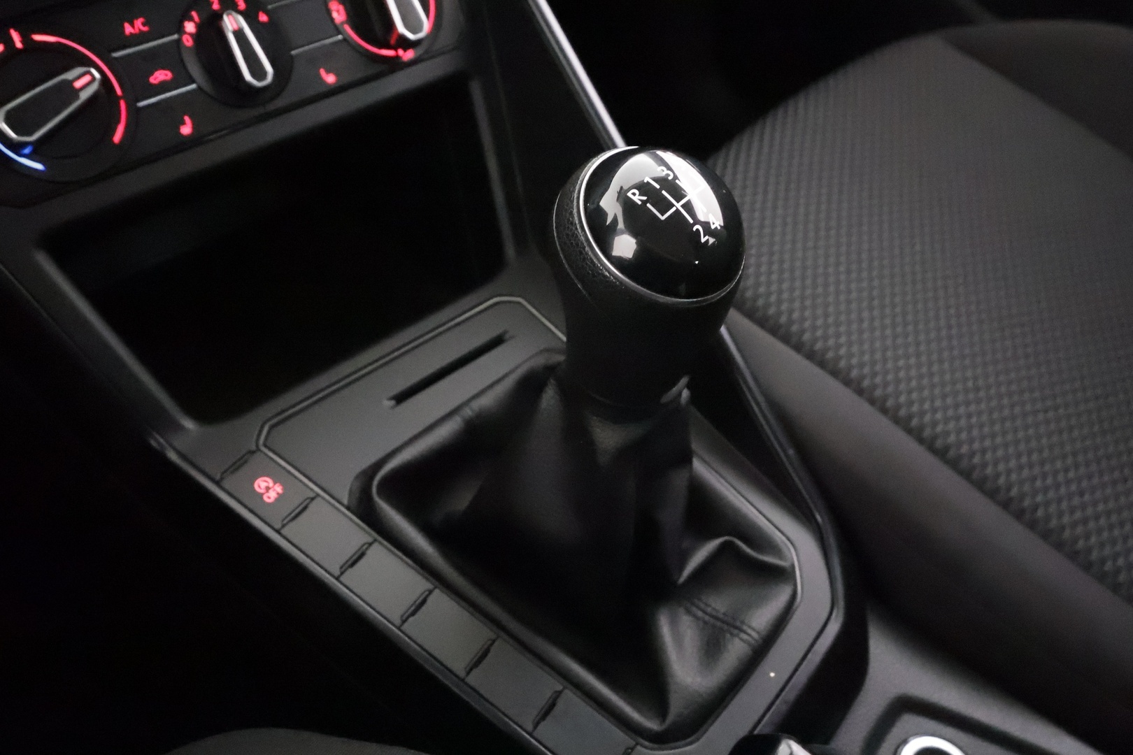 VOLKSWAGEN Polo 2018