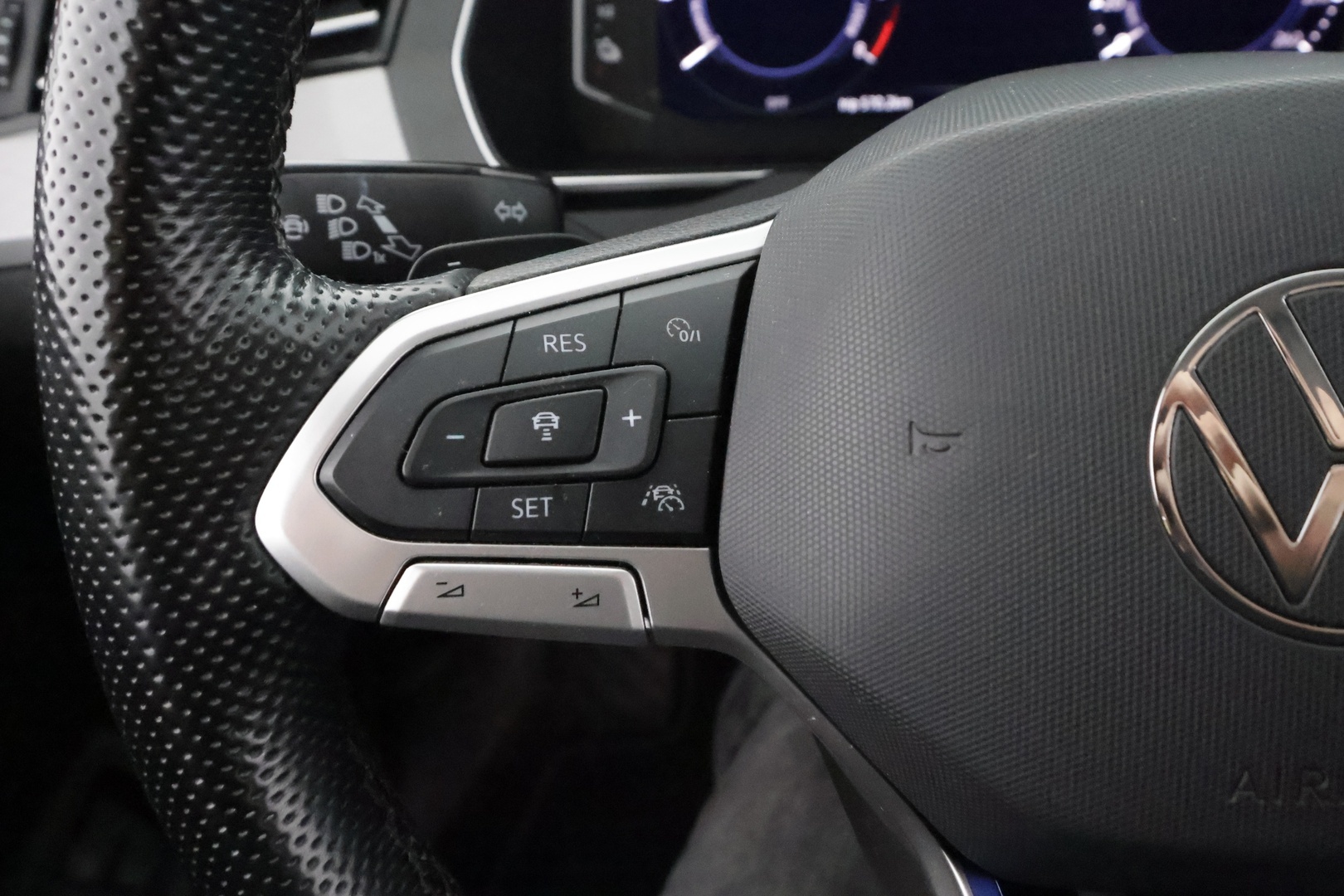 VOLKSWAGEN Passat 2021