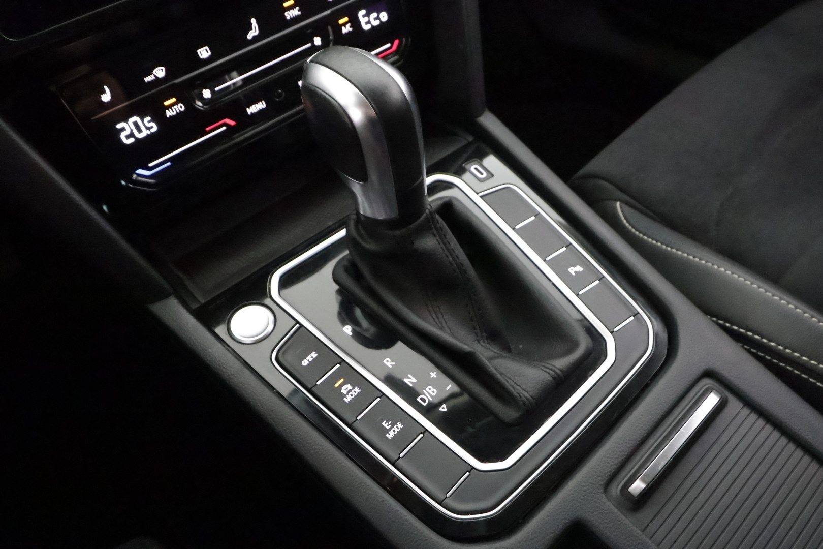 VOLKSWAGEN Passat 2021