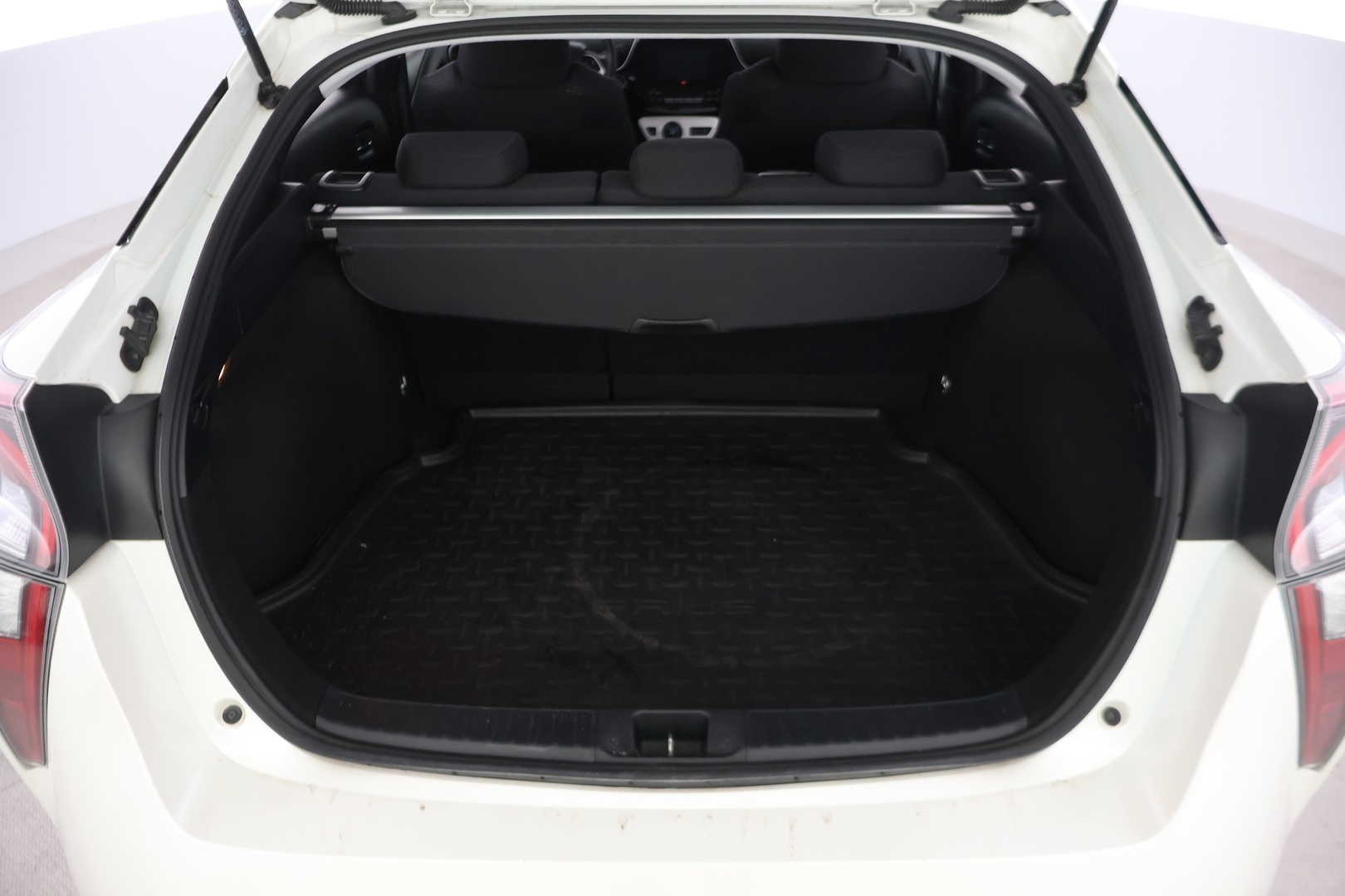 TOYOTA Prius 2018