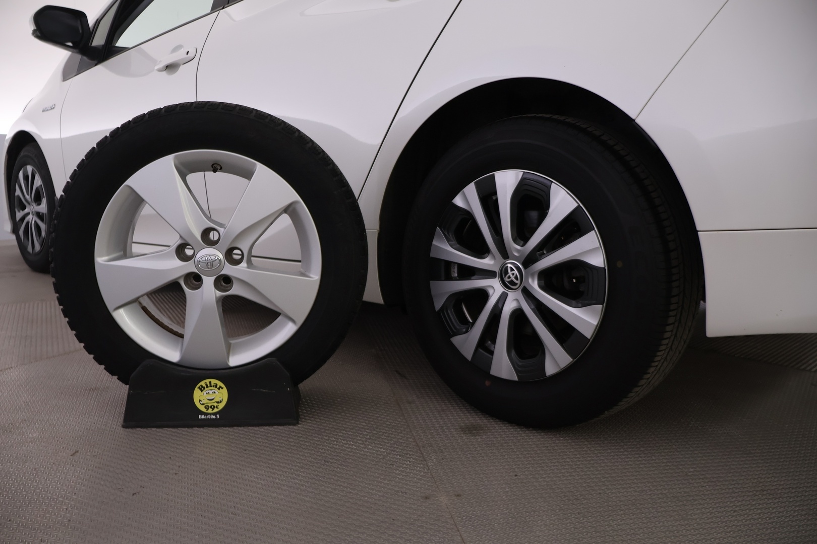 TOYOTA Prius 2018
