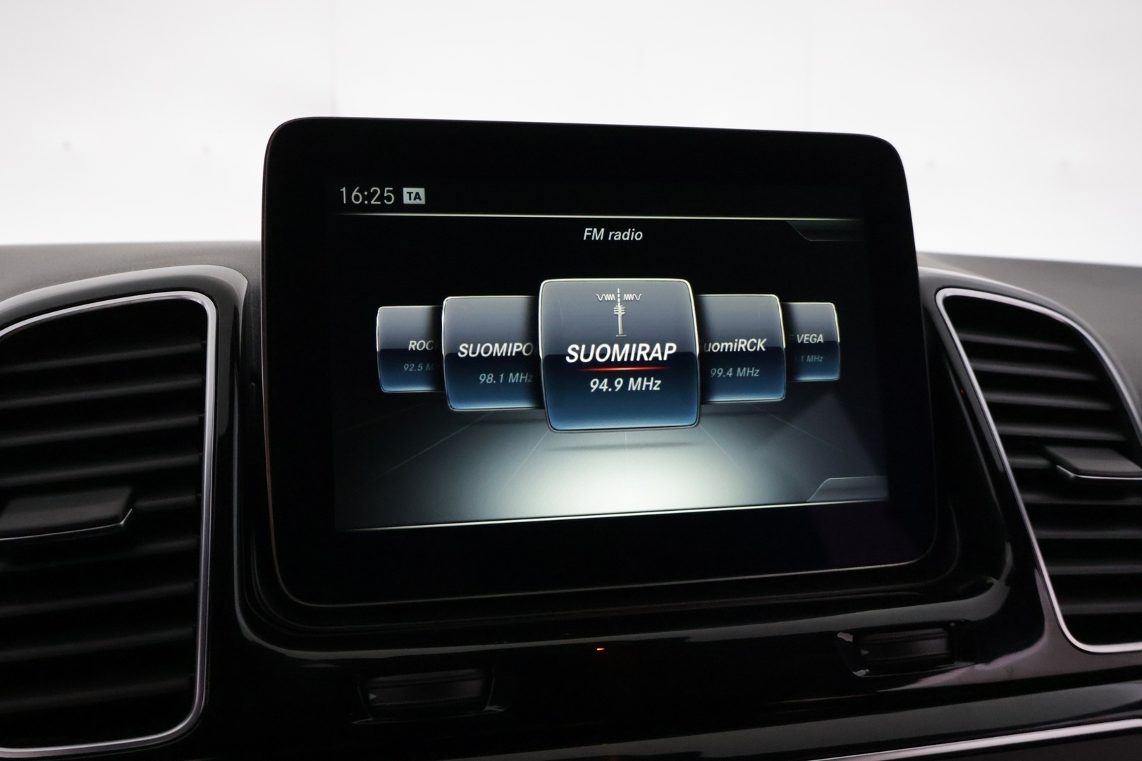 MERCEDES-BENZ GLE 2016