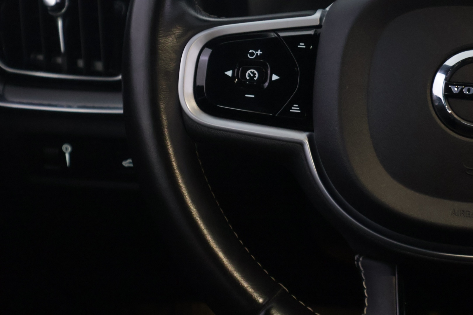 VOLVO V60 2021
