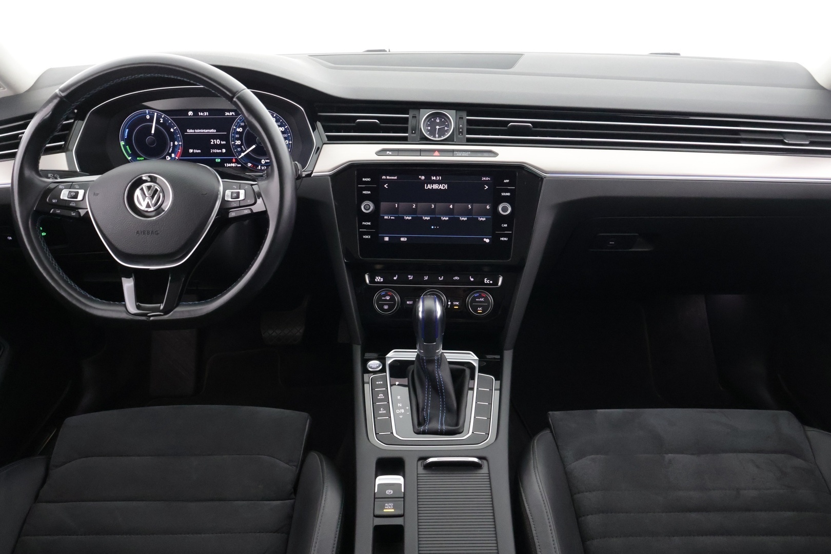 VOLKSWAGEN Passat 2018