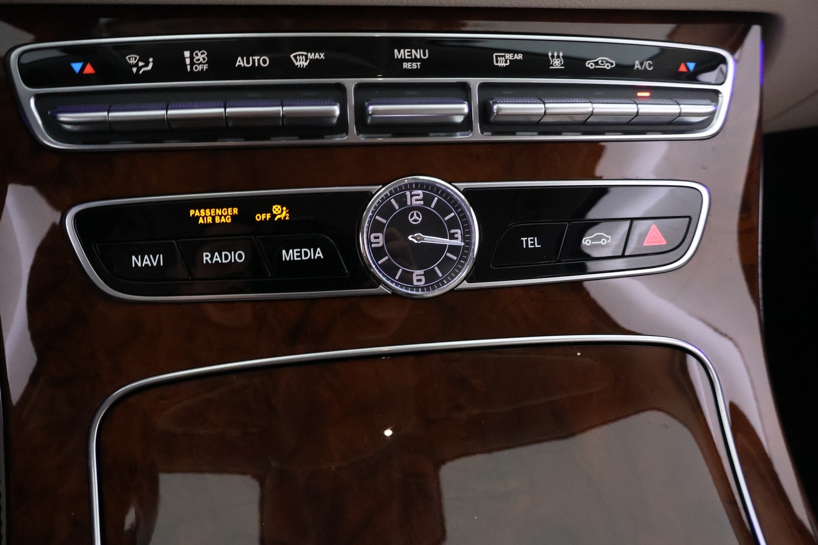 MERCEDES-BENZ E 2019