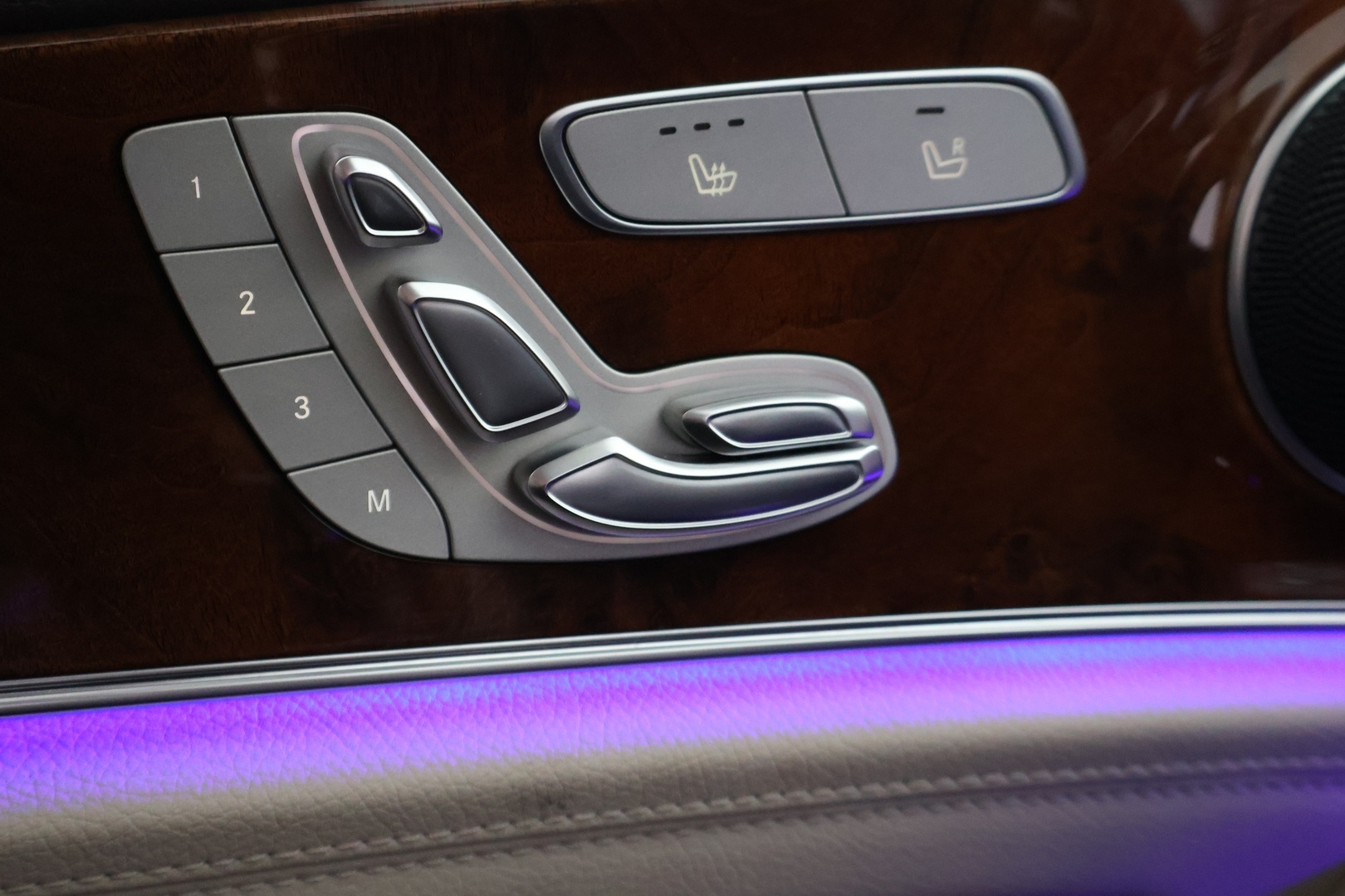 MERCEDES-BENZ E 2019