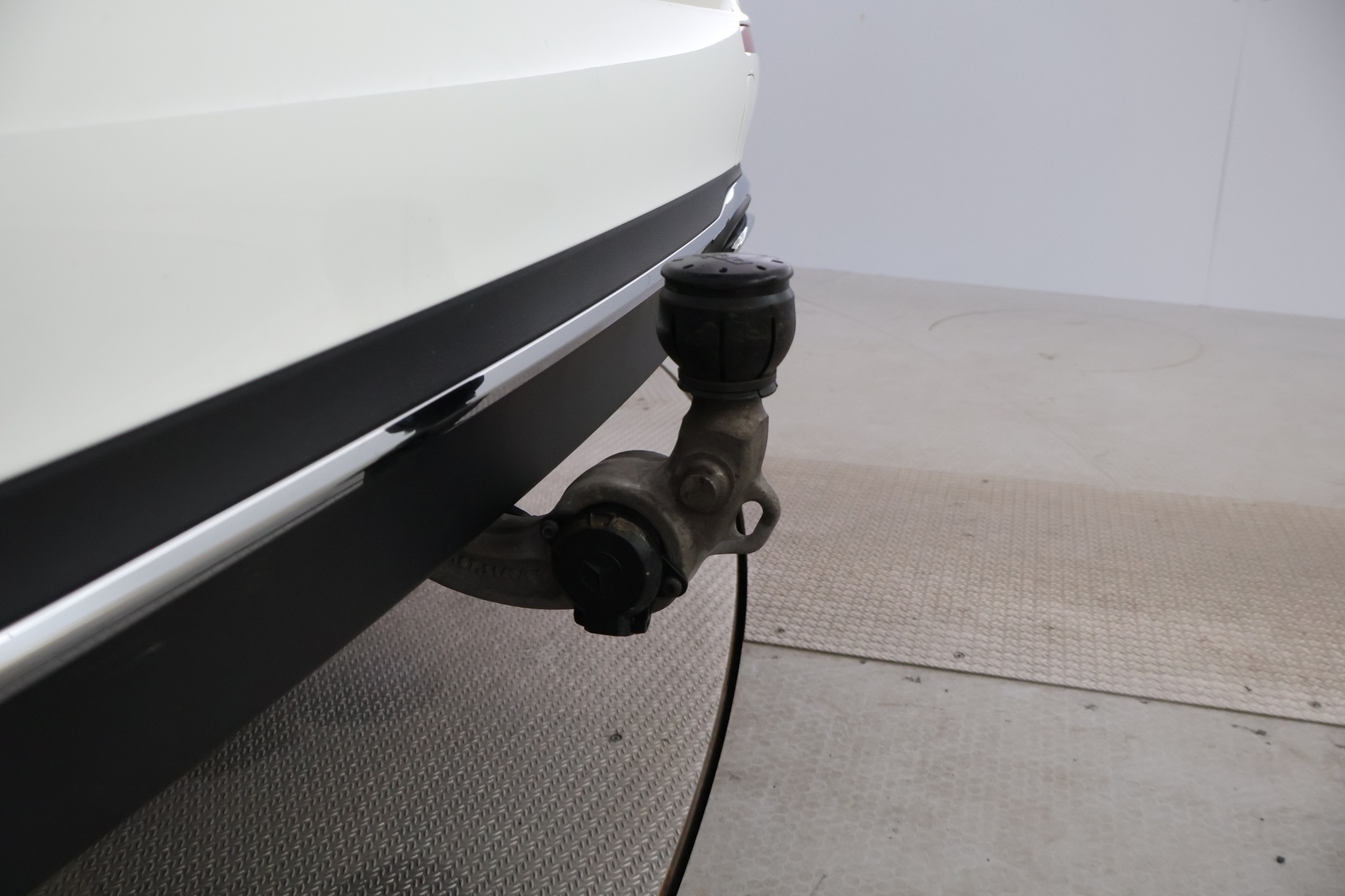 MERCEDES-BENZ E 2019