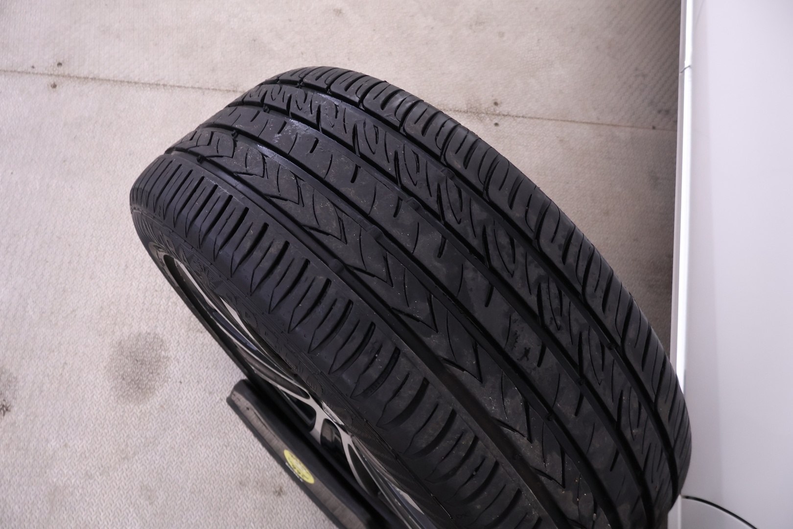 MERCEDES-BENZ E 2019