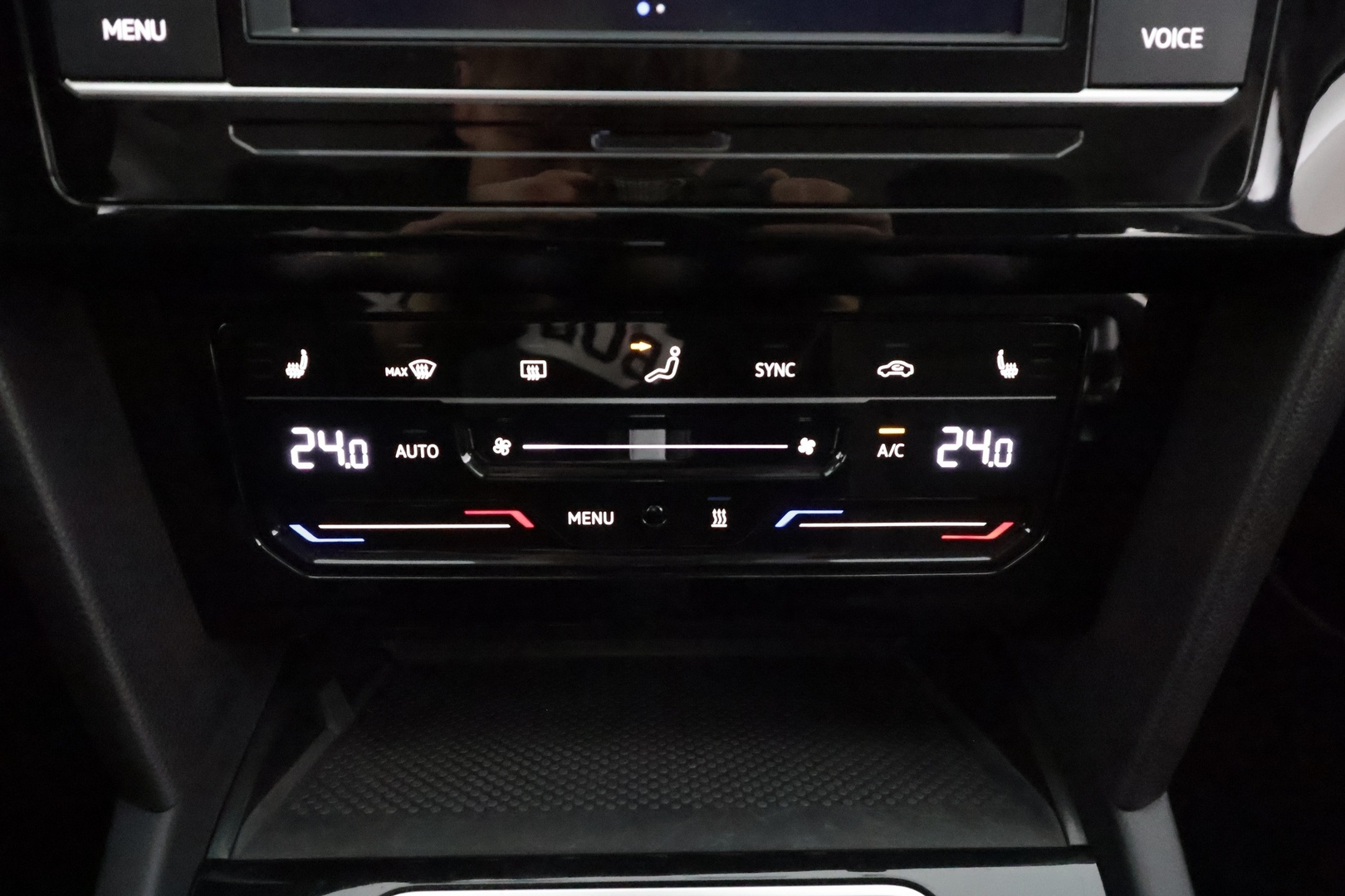 VOLKSWAGEN Passat 2023