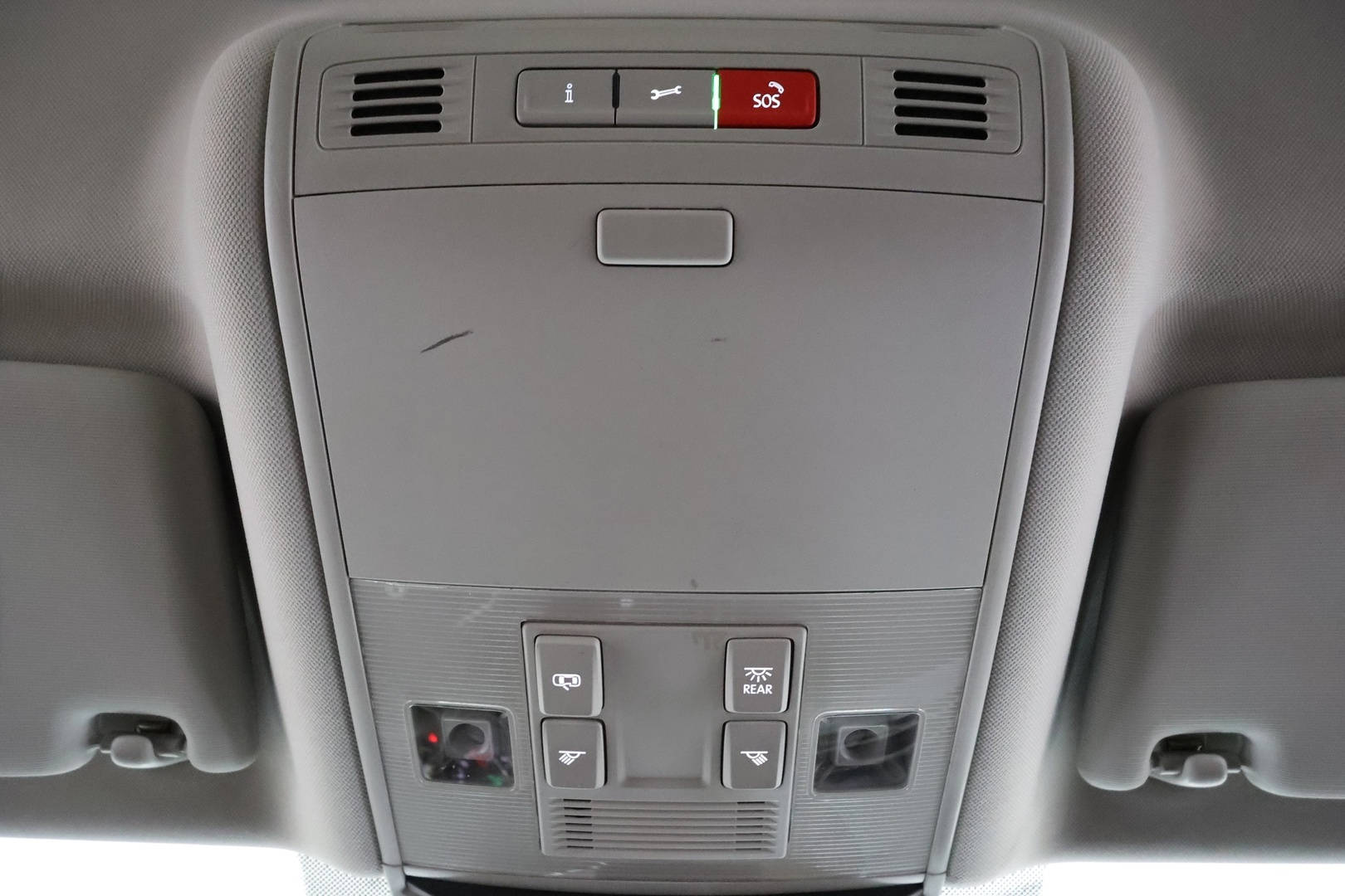 VOLKSWAGEN Passat 2023