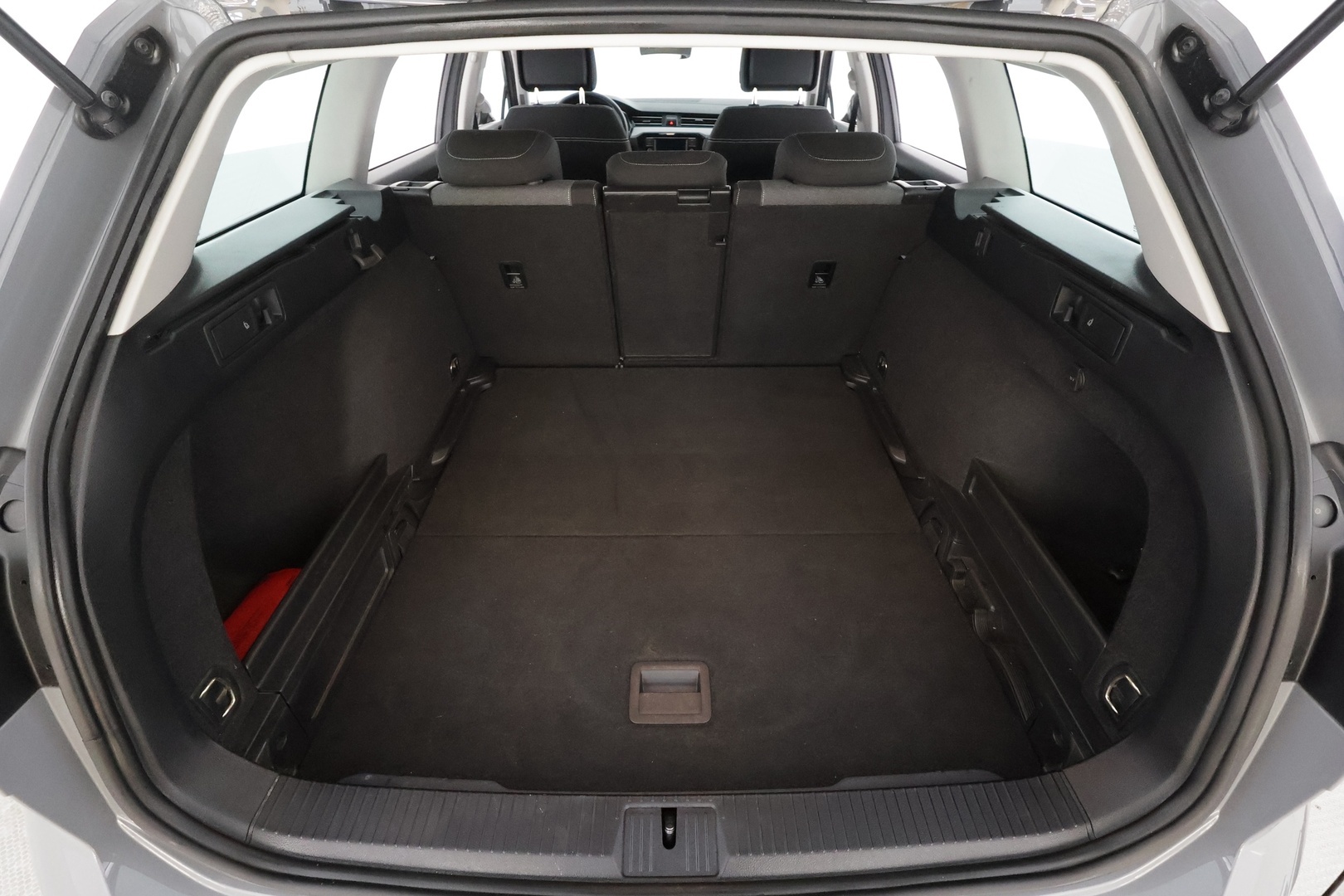 VOLKSWAGEN Passat 2023