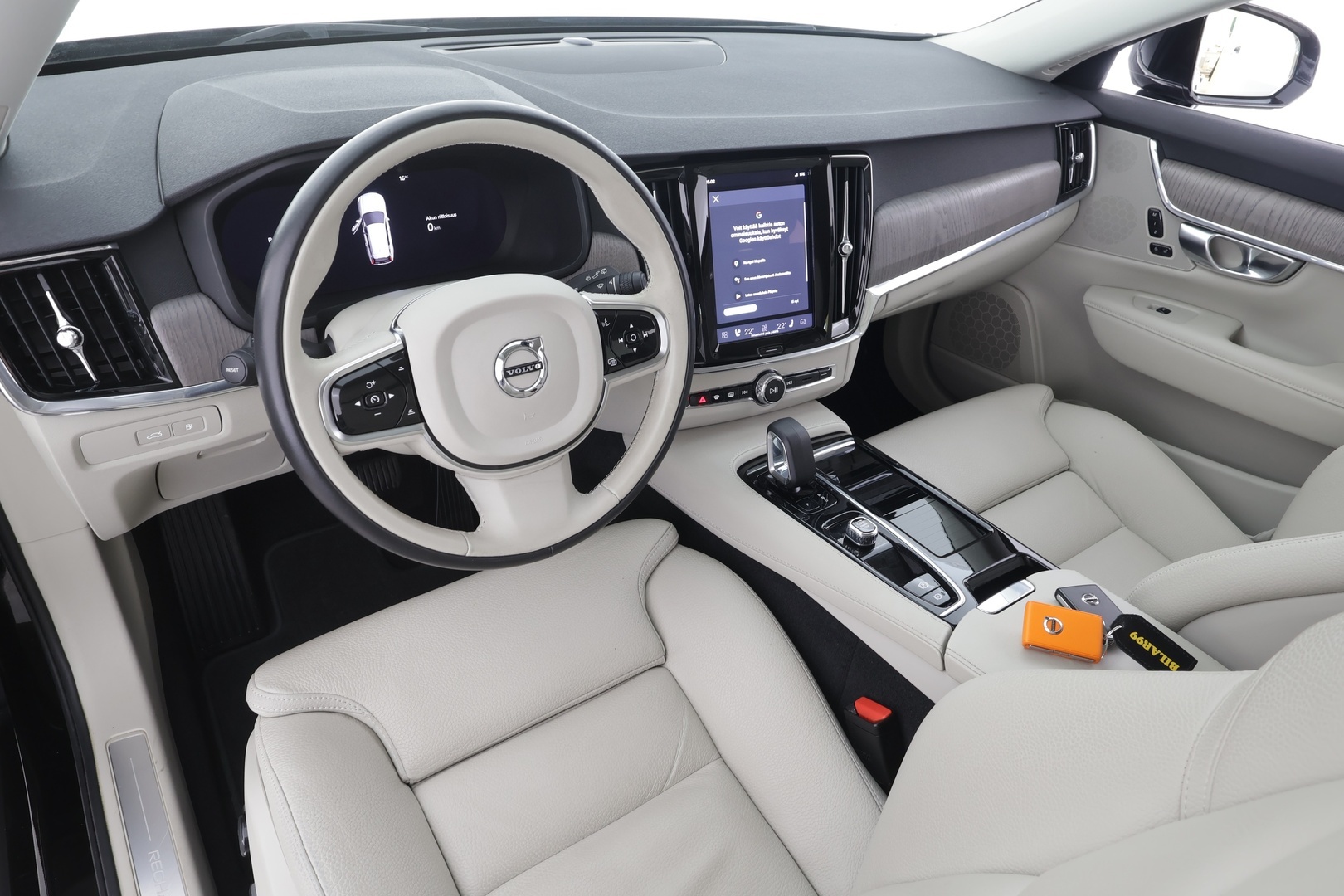 VOLVO V90 2023