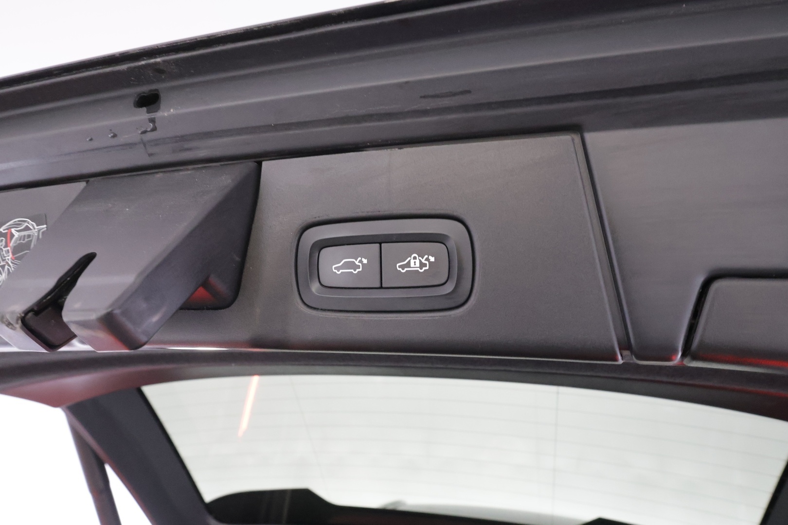VOLVO V90 2023