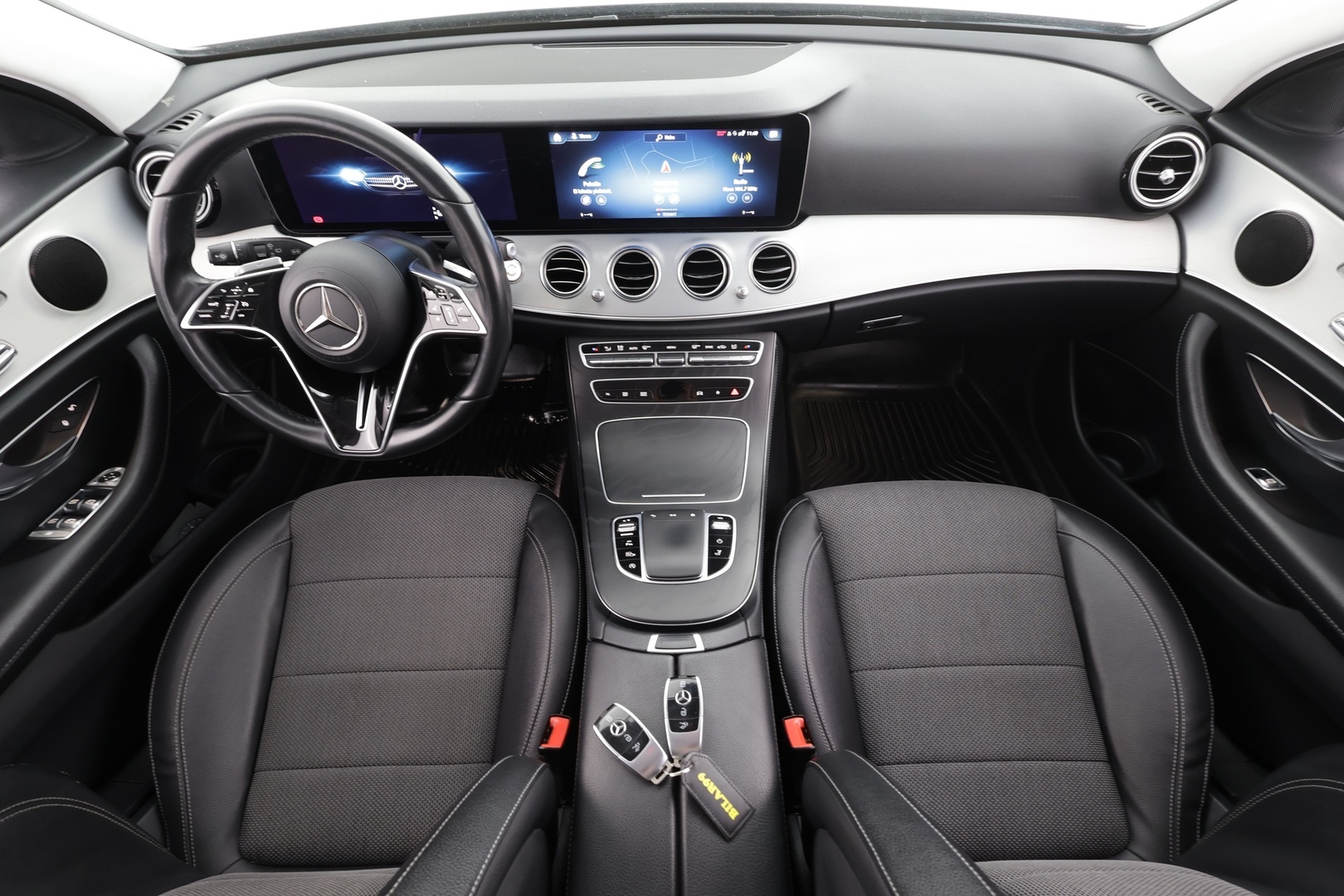 MERCEDES-BENZ E 2023