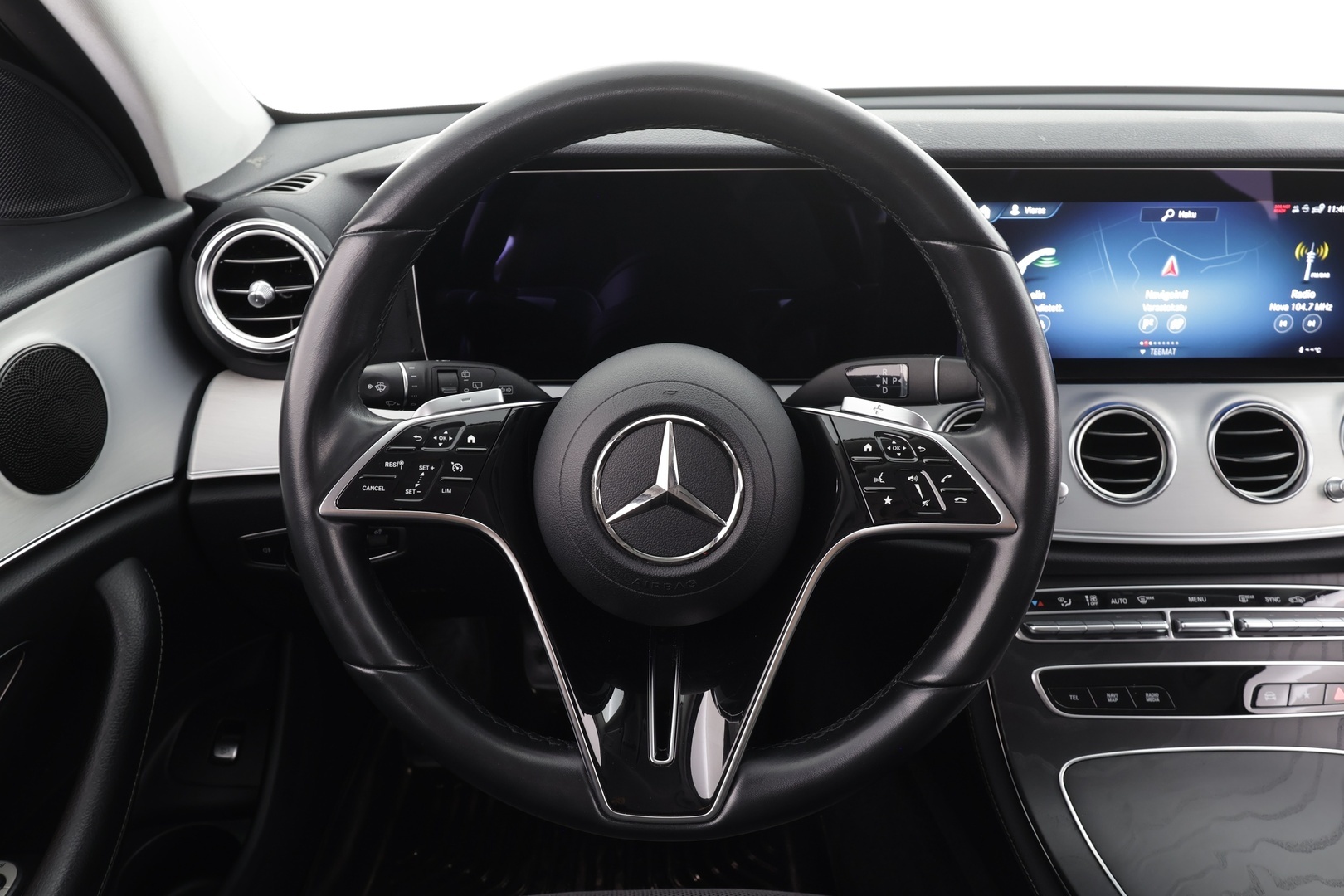 MERCEDES-BENZ E 2023