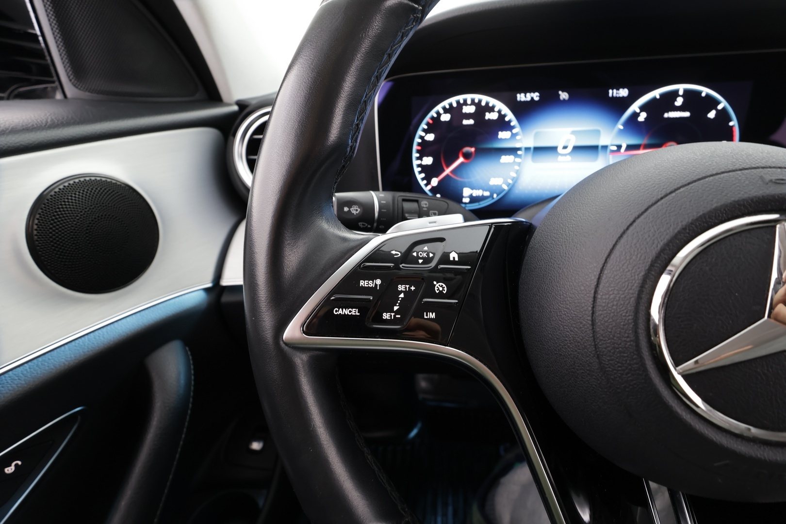 MERCEDES-BENZ E 2023