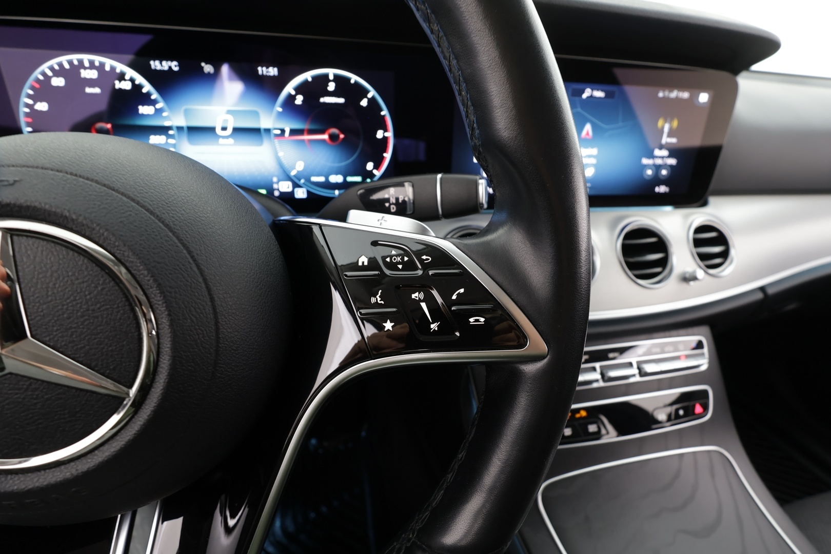 MERCEDES-BENZ E 2023