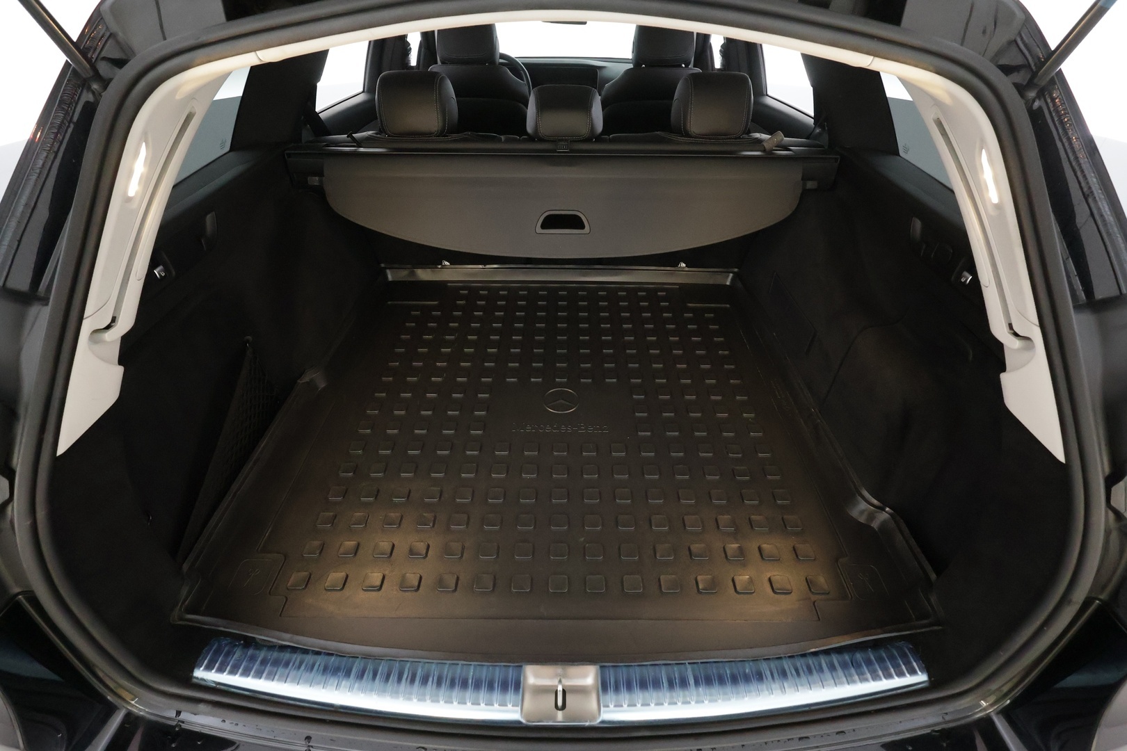 MERCEDES-BENZ E 2023