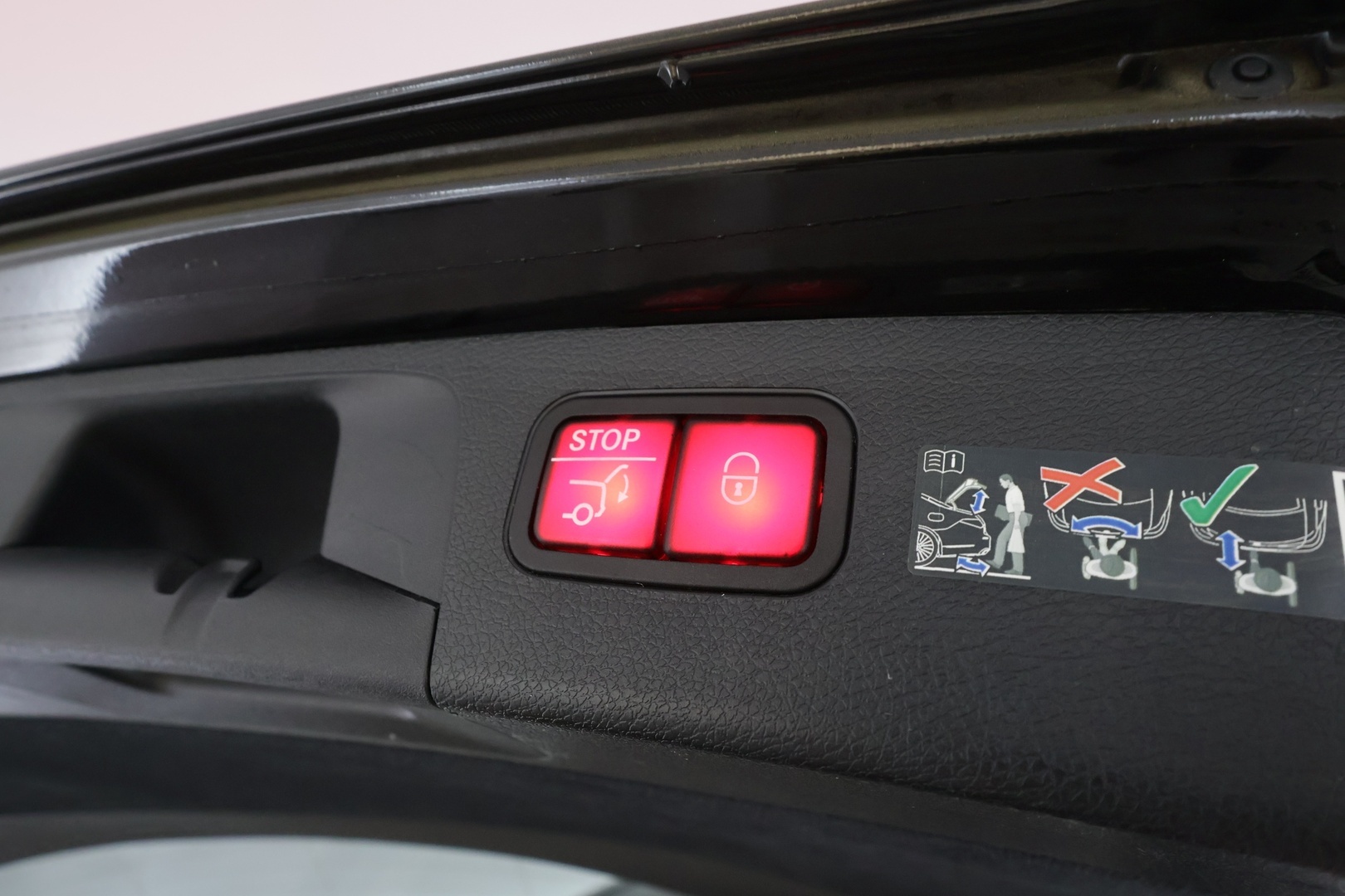 MERCEDES-BENZ E 2023