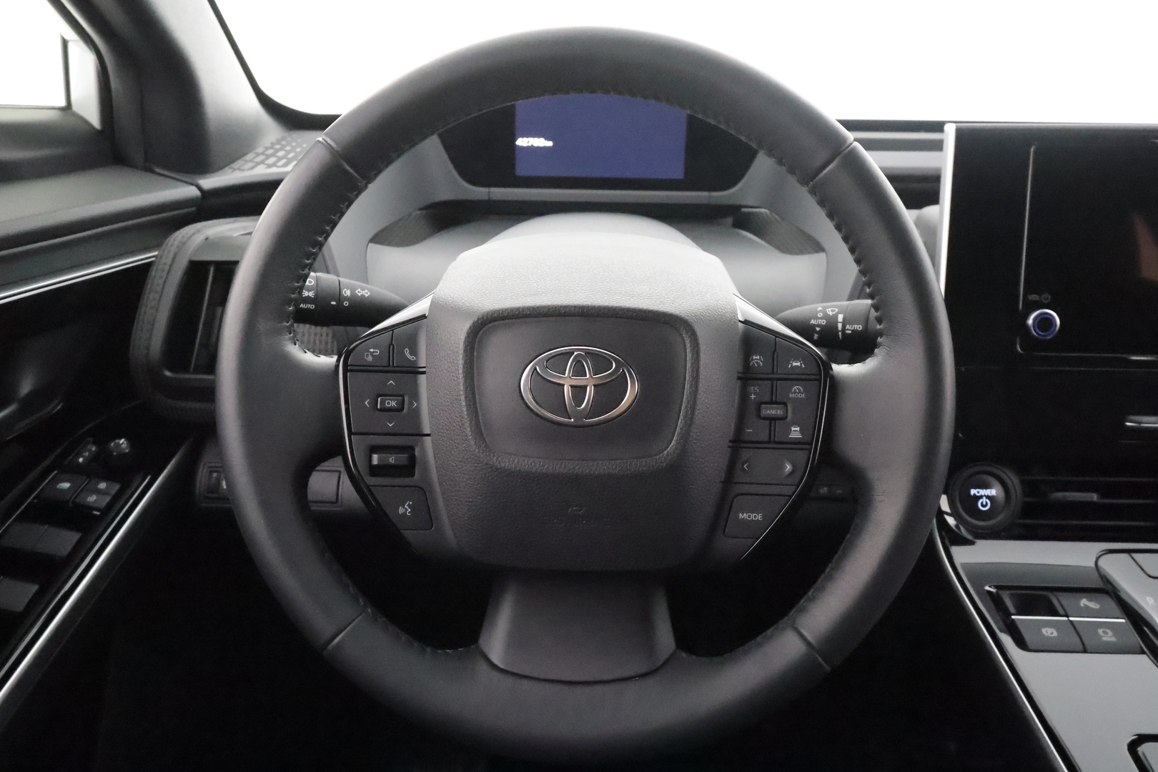 TOYOTA bZ4X 2023