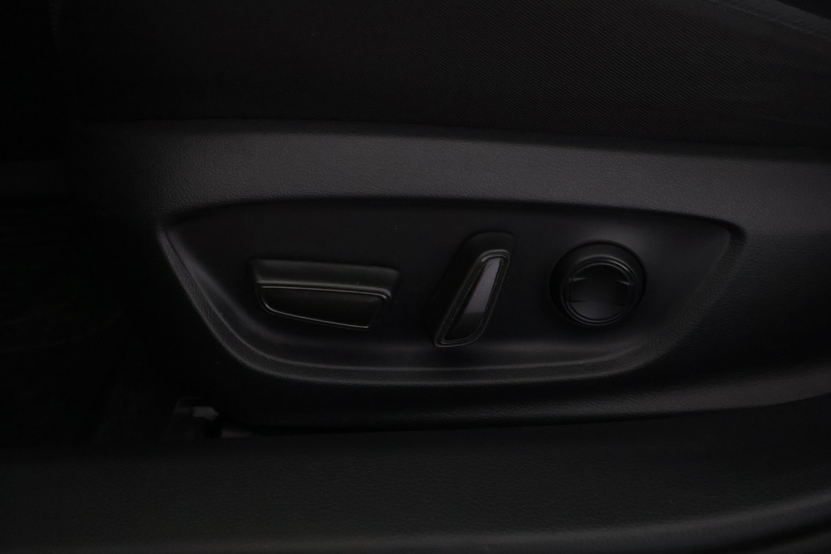 TOYOTA Prius Plug-in 2023