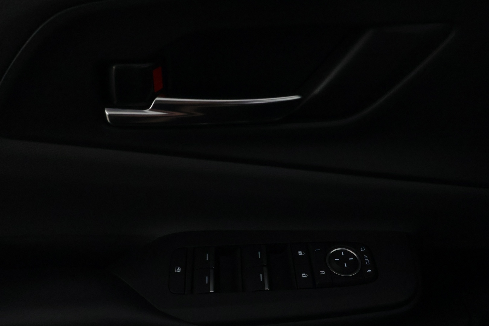 TOYOTA Prius Plug-in 2023