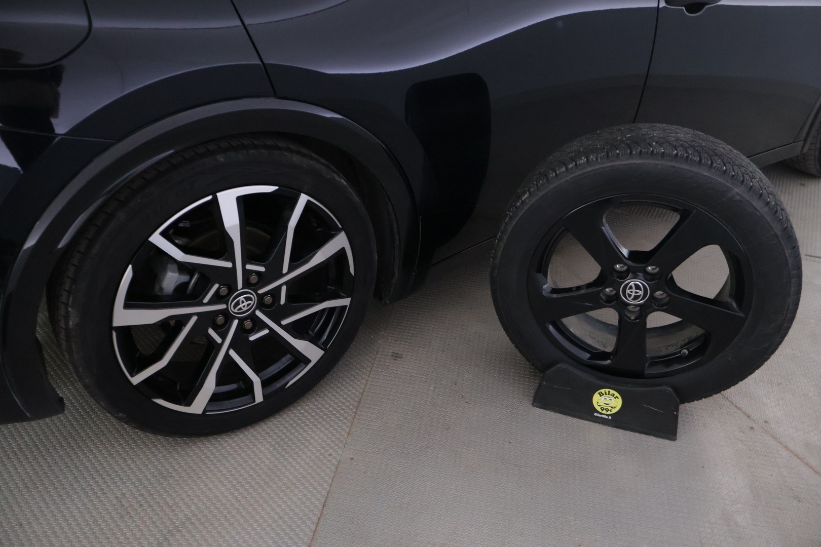 TOYOTA Prius Plug-in 2023