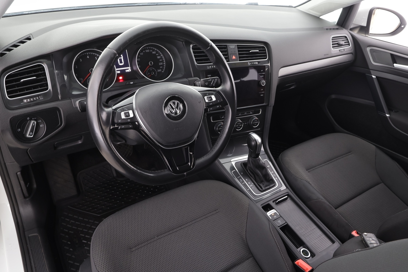 VOLKSWAGEN Golf 2020