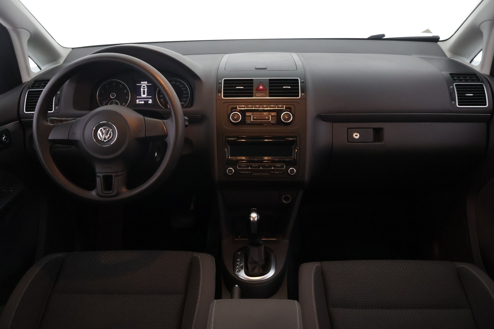 VOLKSWAGEN Touran 2012