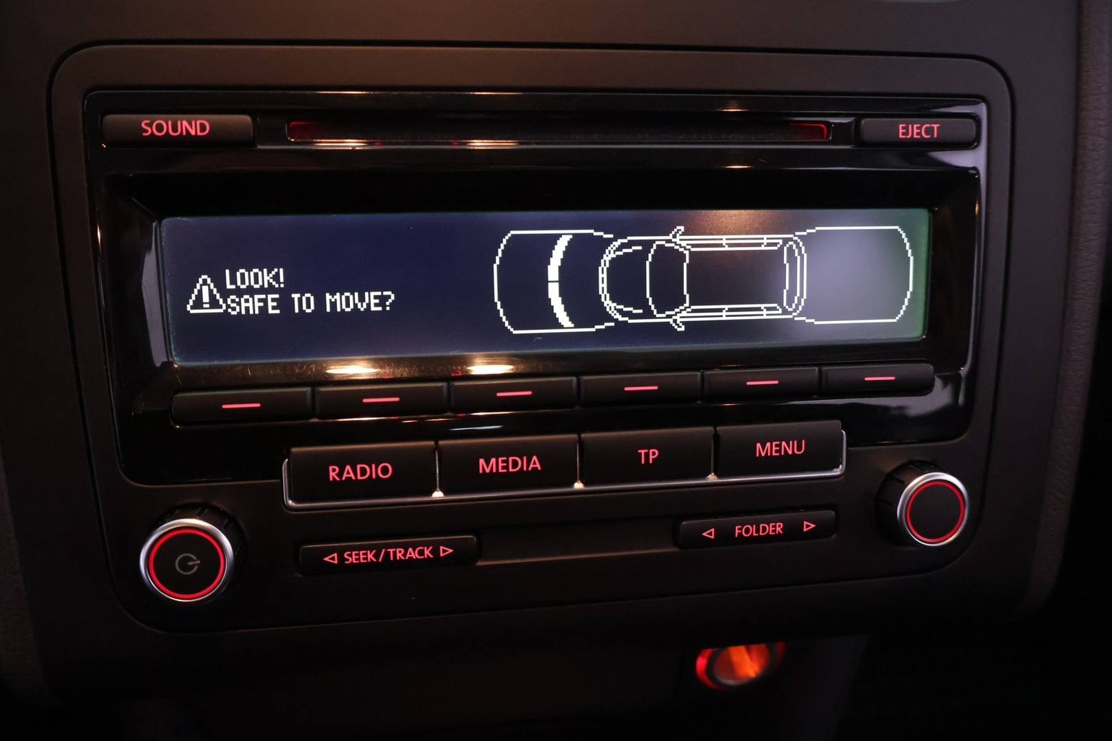 VOLKSWAGEN Touran 2012