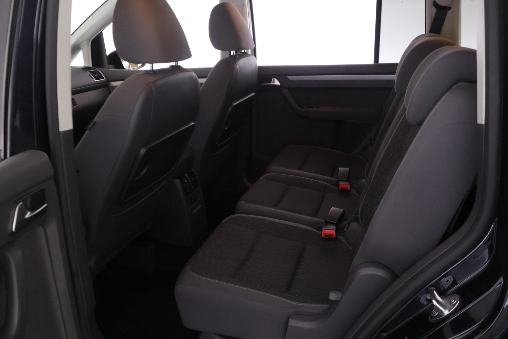 VOLKSWAGEN Touran 2012