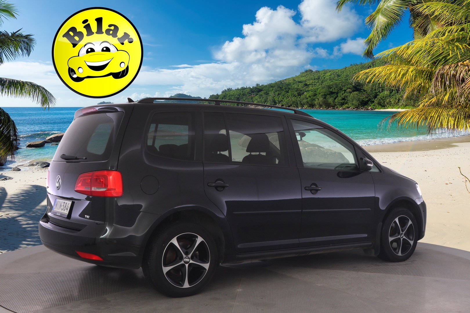 VOLKSWAGEN Touran 2012