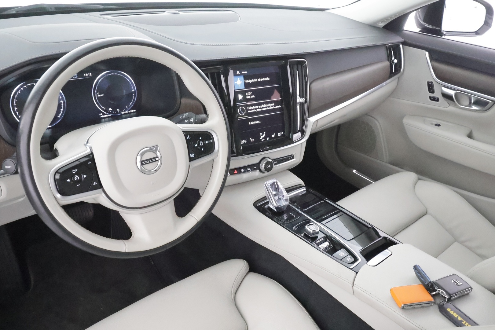 VOLVO V90 2021