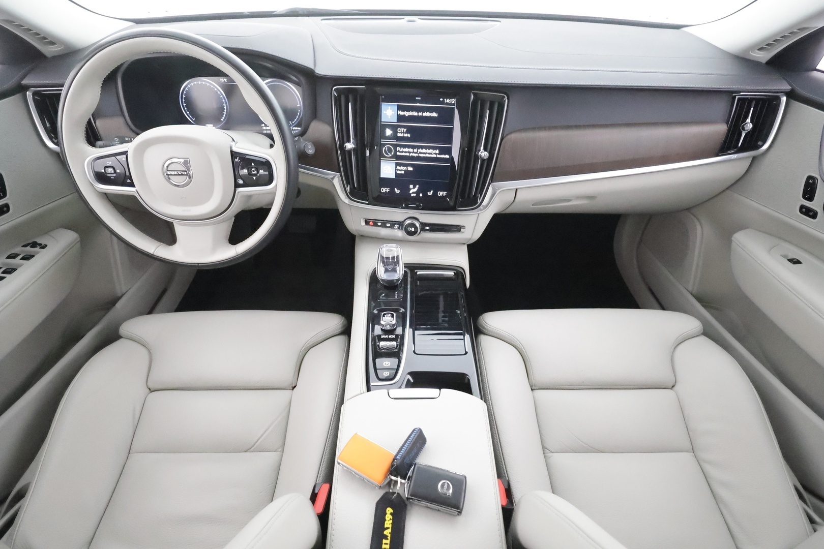 VOLVO V90 2021