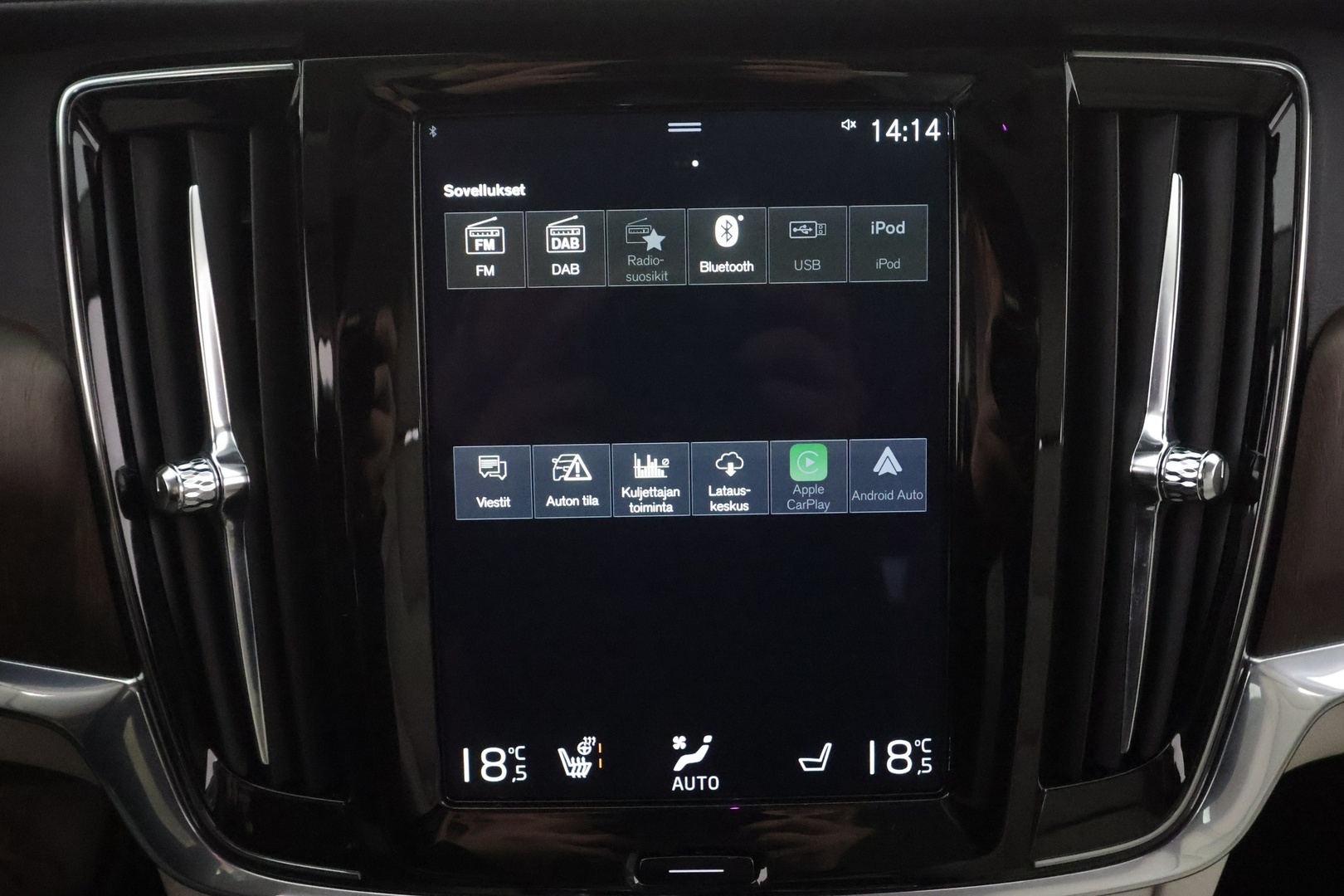 VOLVO V90 2021