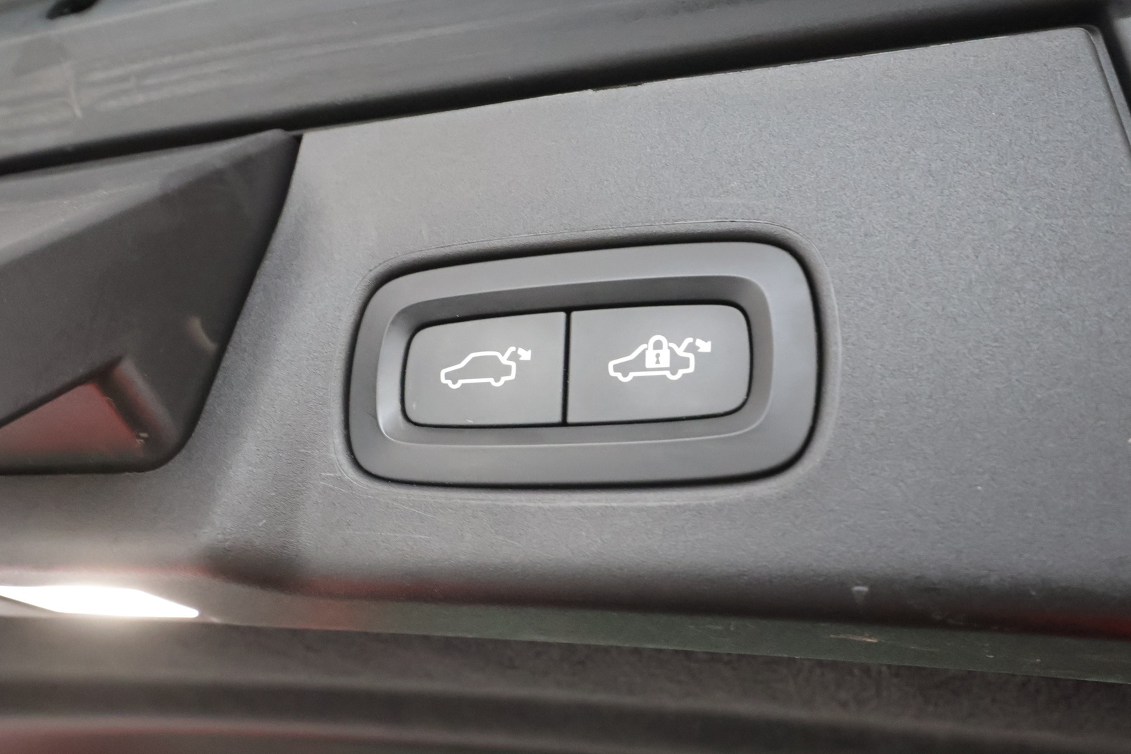 VOLVO V90 2021